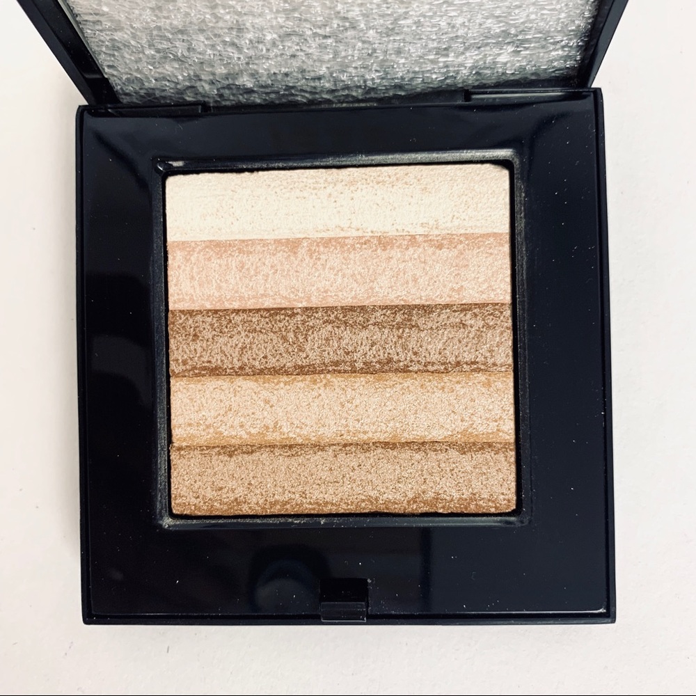 Bobby Brown shimmer break in the shade beige